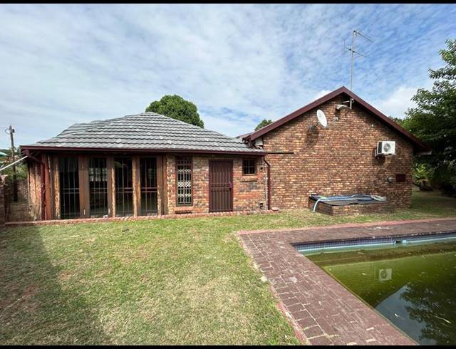 3 BEDROOM PROPERTY TO RENT IN ROOIHUISKRAAL